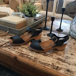 Navy blue MIA Swedish clogs sandals